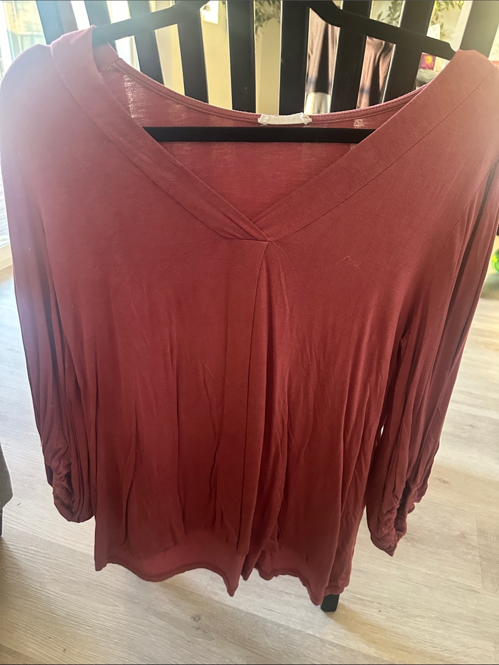 Women's V-Neck Long Sleeve Top in Burgundy